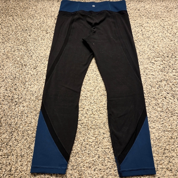 Black and Blue Leggings - Picture 3 of 3